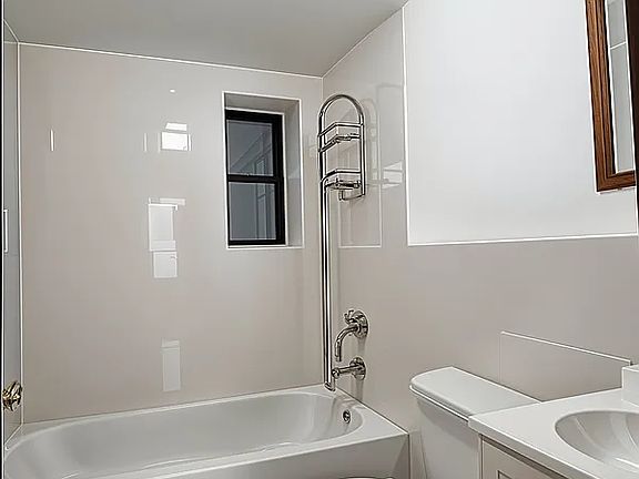 5th image of 250 4th Ave #1G