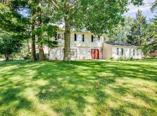 1424 E Riding Mall, South Bend, IN 46614