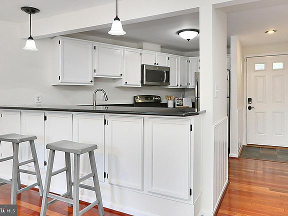 4th image of 5907 Saint Giles Way