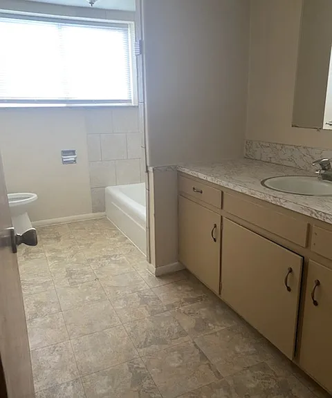 346 W Lovejoy — Photo 29