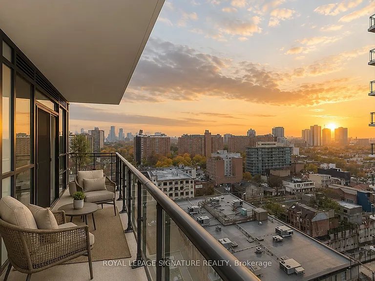 460 Adelaide St E #1706 — Photo 11