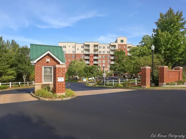 38 Village Rd APT 614, Middleton, MA 01949