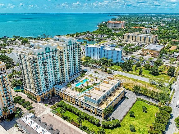 2nd image of 800 N Tamiami Trl