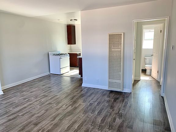 4th image of 420 S Alexandria Ave