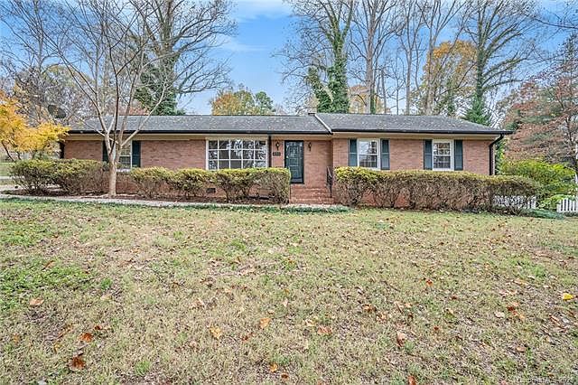 1st image of 233 Lakeview Dr