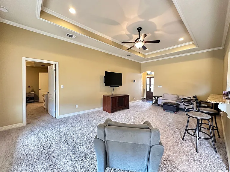 3825 Pickering Pass — Photo 4