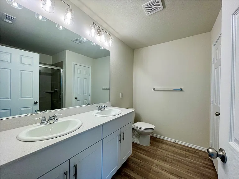481 Grenada Lake Dr — Photo 17