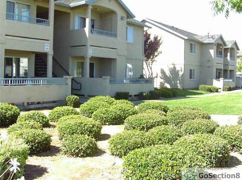 2nd image of 260 Farrell Ave #2HC
