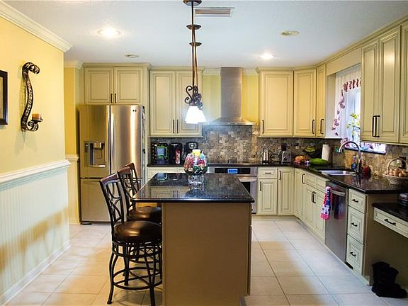 3rd image of 7403 Hunters Greene Cir