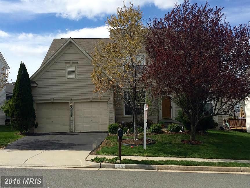 1st image of 816 Bow Lake Pl NE