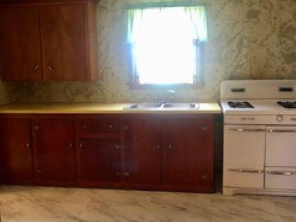 5th image of 77755 Belmont Ln
