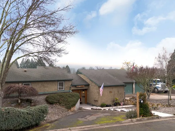 605 SE Deerwood Ct, Winston, OR 97496