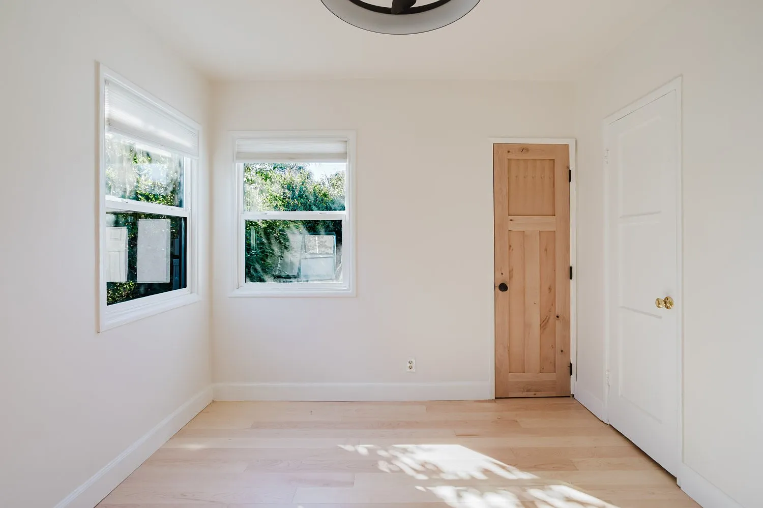 3 bed, 900 sqft, $3,300 — Photo 4