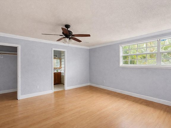 4th image of 1328 Laird St