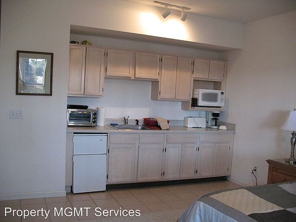 3rd image of 3201A St James Dr