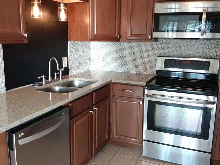 2640 Holt Ln — Photo 10
