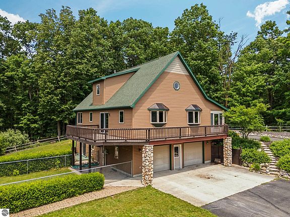 3rd image of 5265 Bates Rd