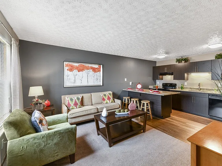 Bolton Estates Apartments — Photo 11