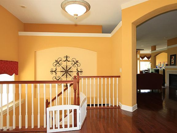 3rd image of 6401 Foxtail Ln