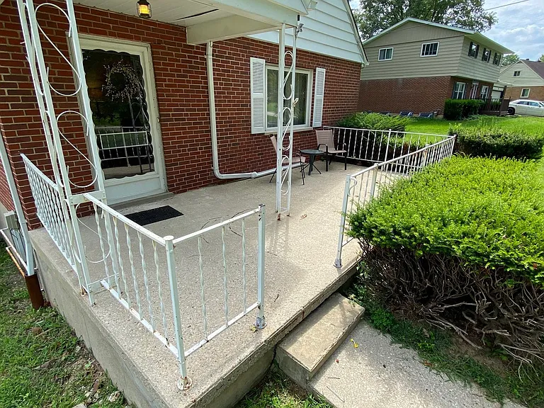 4185 Crystal View Ct — Photo 17