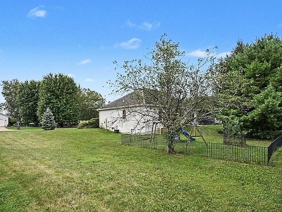 5th image of 1458 Rutland Ct