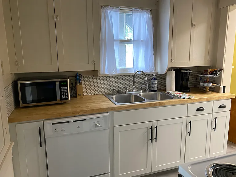 306 E 27th St #3 — Photo 7