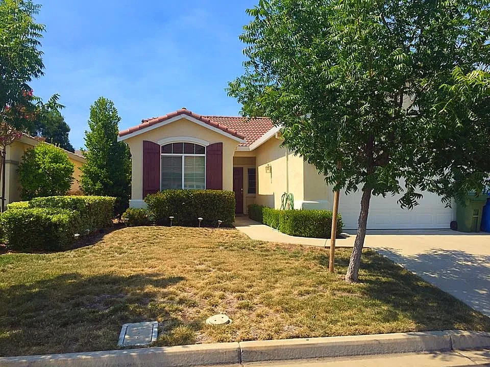 665 Stewart Way photo 1