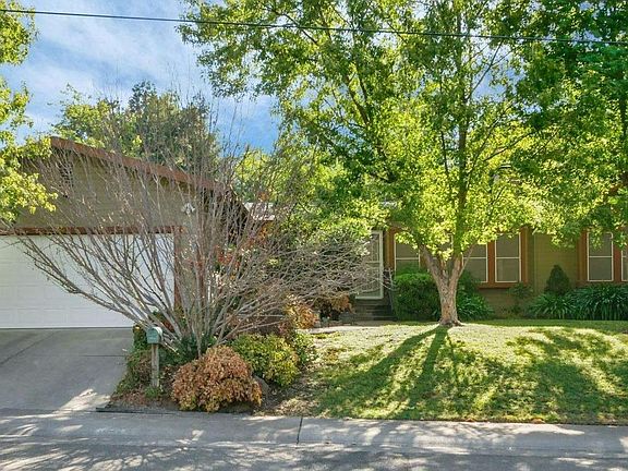 2nd image of 6814 Larkspur Ave