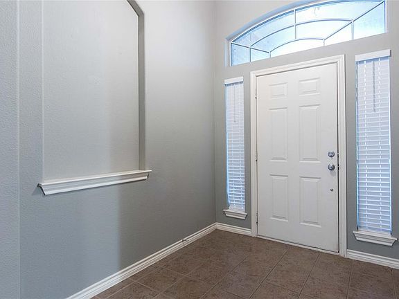 3rd image of 5812 Sugar Maple Dr