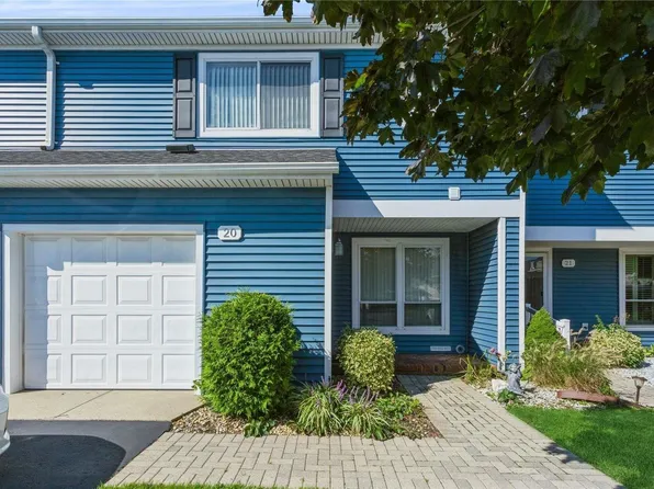 100 Baker Court #20, Island Park, NY 11558