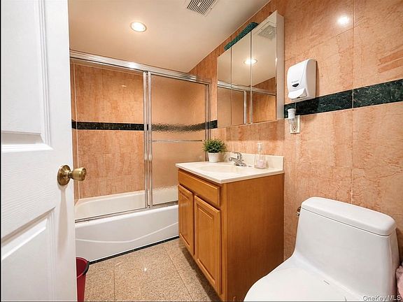 5th image of 10421 39th Avenue #211C