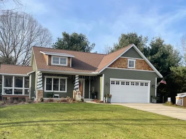 3524 Keppel Ln, Saugatuck, MI 49453