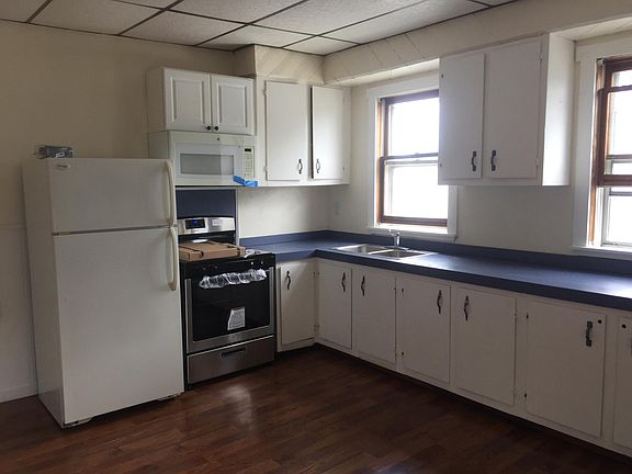 3rd floor kitchen windows face East allowing for early morning sun.