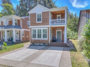 9669 Section Line St, Rockaway Beach, OR 97136