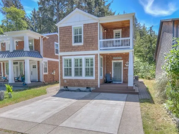 9669 Section Line St, Rockaway Beach, OR 97136