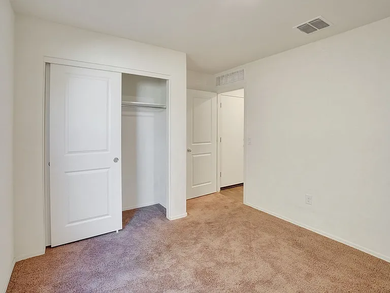 4051 E Braddock Dr — Photo 9