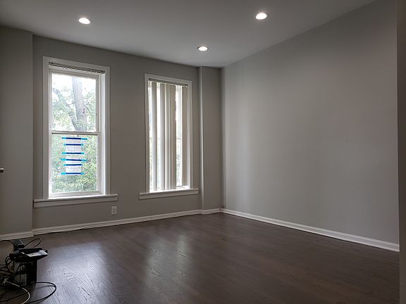 2nd image of 842 N Fairfield Ave #2
