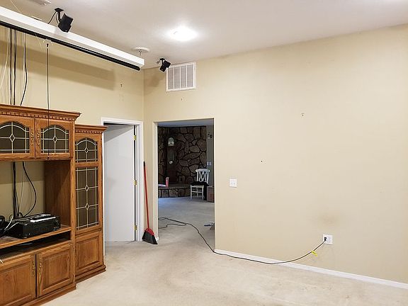 Family room with ent. sys.