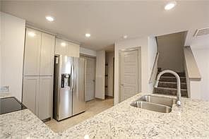 5th image of 3414 Glen Rd