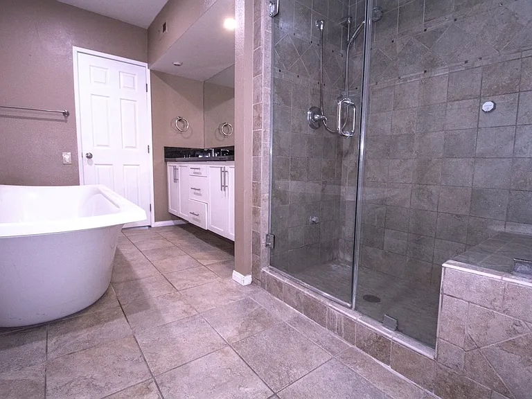848 W Huntington Dr #28 — Photo 32
