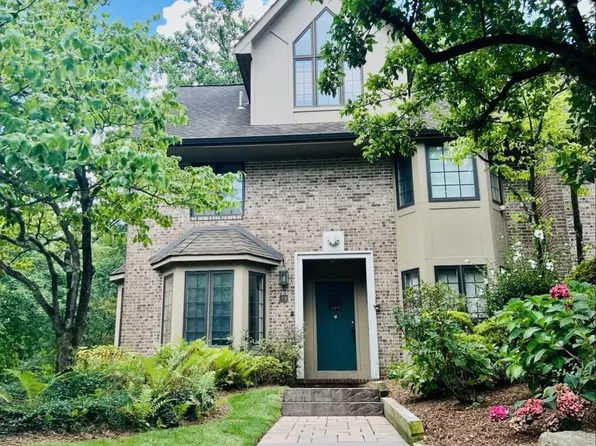 23 Sherwood Downs, Park Ridge, NJ 07656