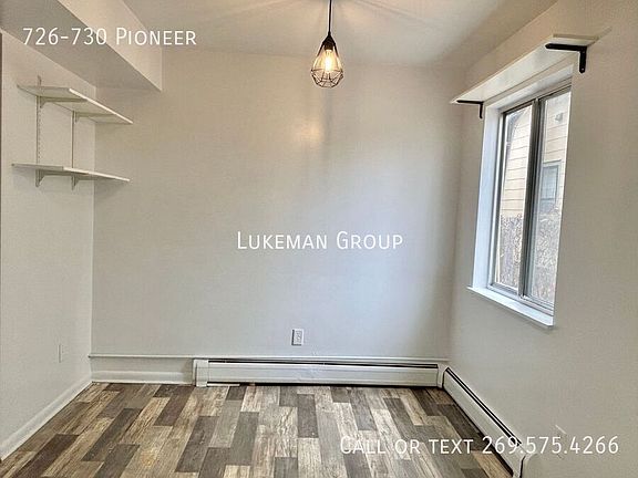 4th image of 726-730 Pioneer St