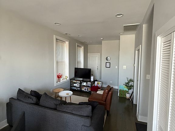 3rd image of 2354 N Elston Ave #3F