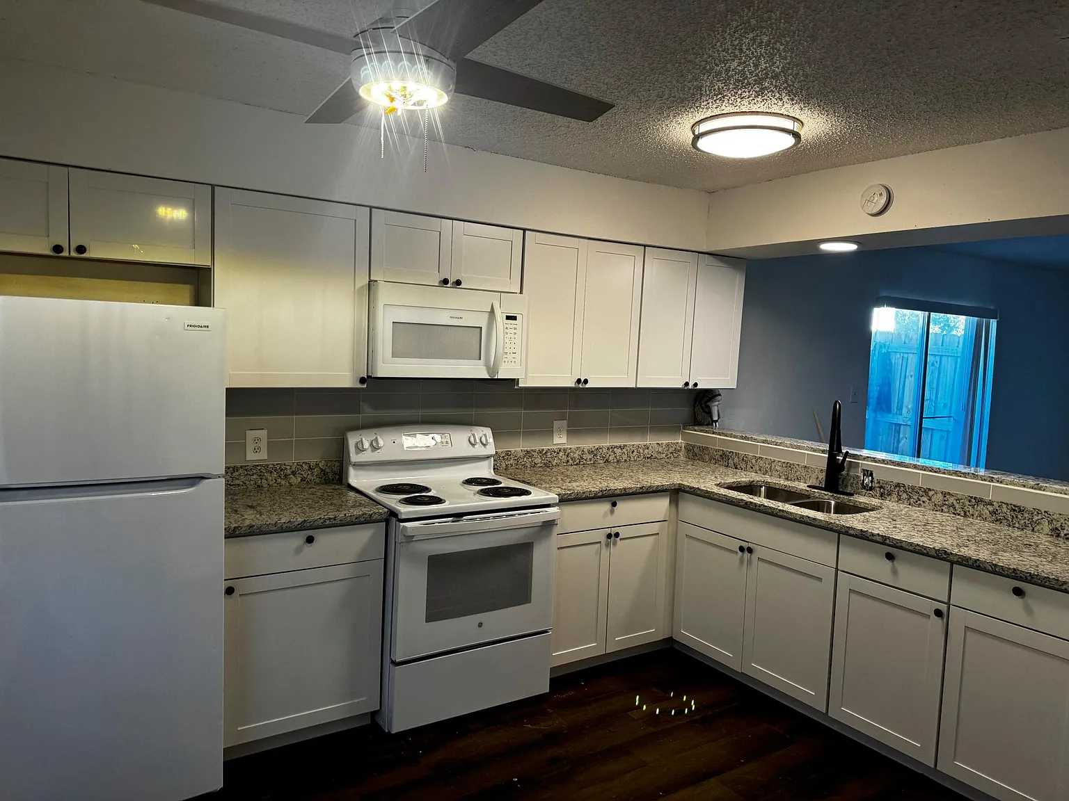 2 bed, 924 sqft, $1,500 — Photo 3