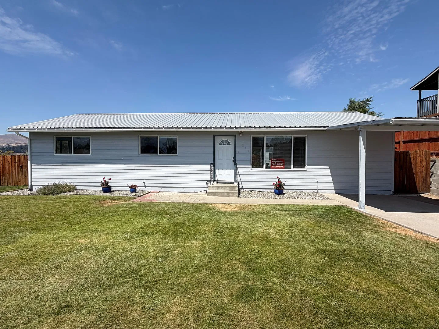 Now renting 3 bedroom, 2 bathroom House — Photo 1