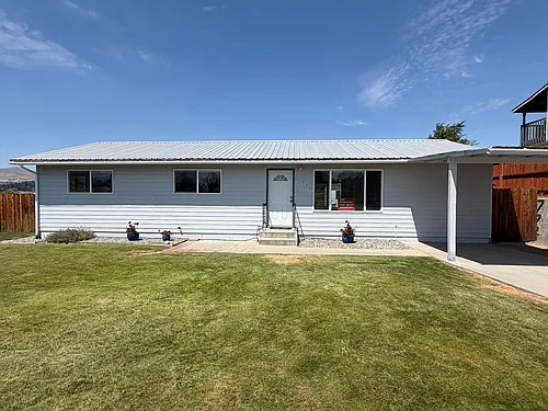 209 Goldcrest St Photo 1