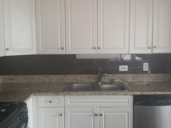 5th image of 444 W Fullerton Pkwy APT 704