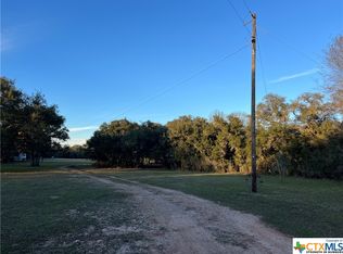 759 Grasshopper Rd, Inez, TX 77968