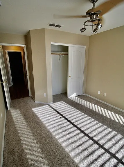 1115 E Pontiac Dr — Photo 25