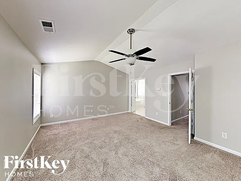 5705 Lindley Crescent Dr — Photo 9